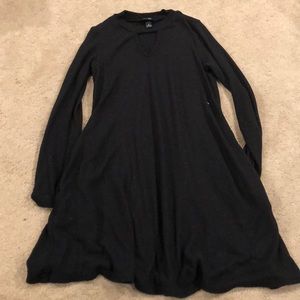 Black dress with keyhole cut and pockets